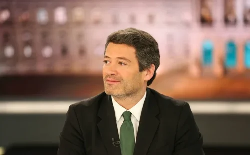 Ventura apoia intervenção policial em protestos e critica silêncio de Montenegro