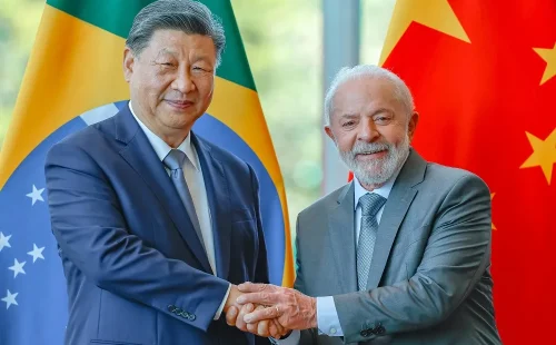 Xi Jinping parabeniza Lula por reeleição e reforça laços bilaterais