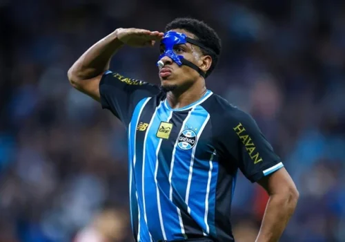 Zagueiro Wallace brilha no Grêmio e lidera estatísticas defensivas no Brasileirão